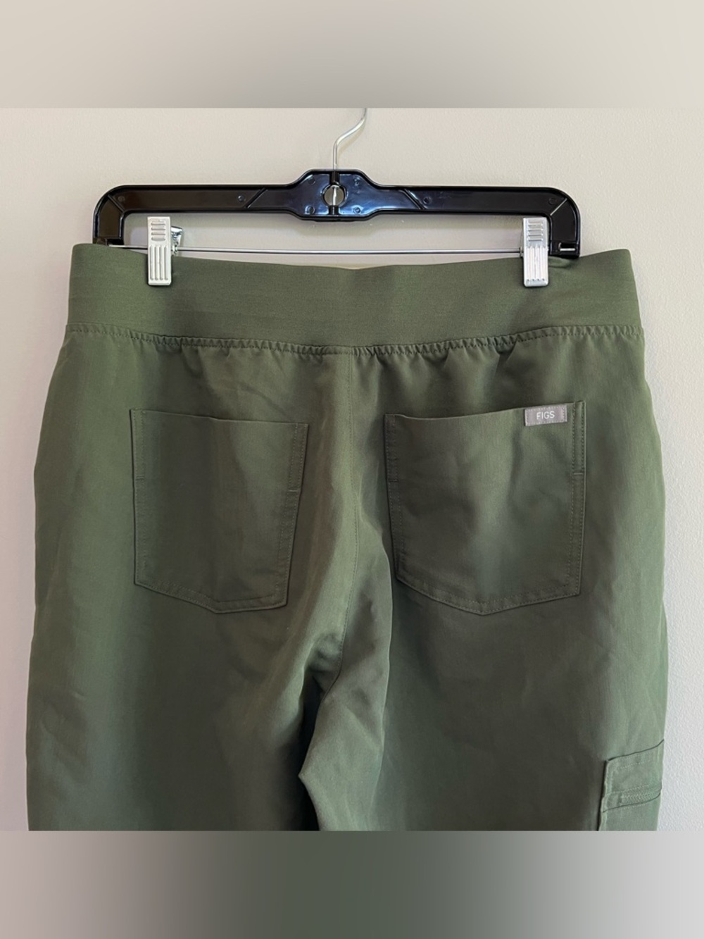 FIGS Zamora Jogger Scrub Pants in Olive Green w/ Orange Drawstring, size L/P - Picture 6 of 8